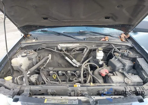 2010 Ford Escape Xlt z USA, uszkodzony, nr VIN 1FMCU0D70AKA95444